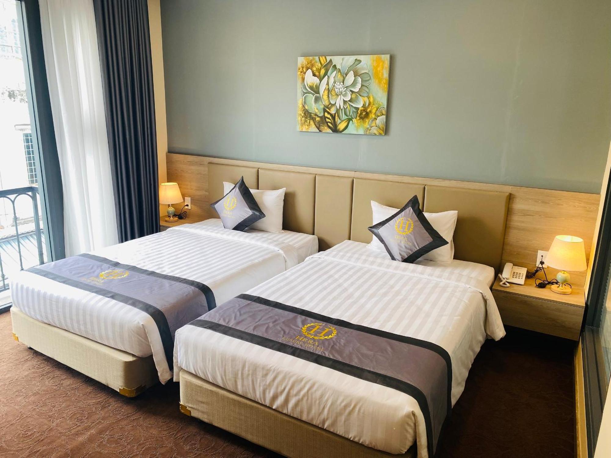 Hera Luxury Khách sạn 4*