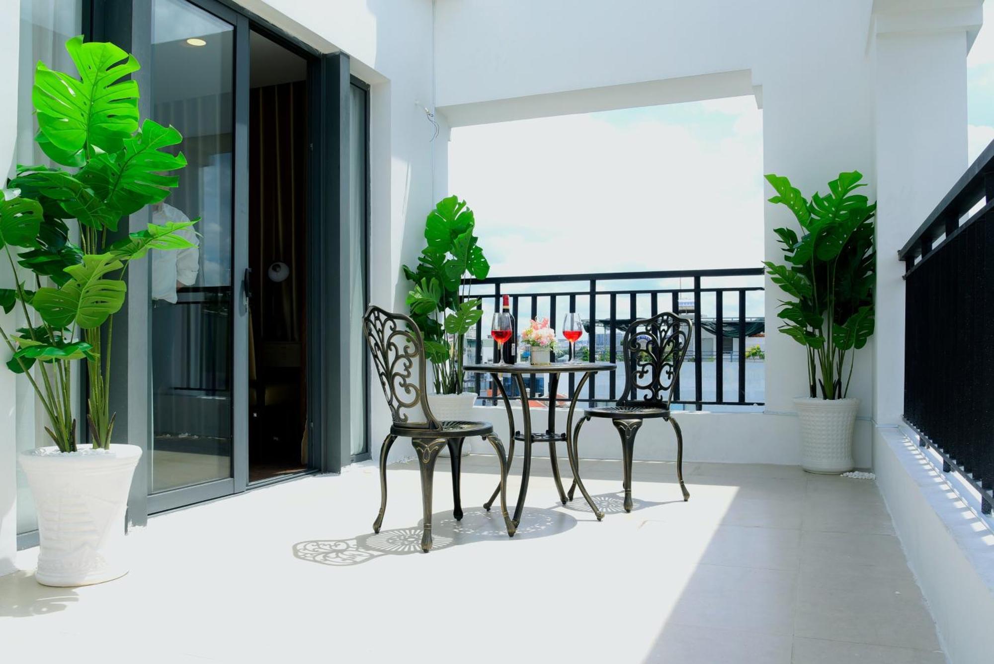 Hera Luxury Khách sạn