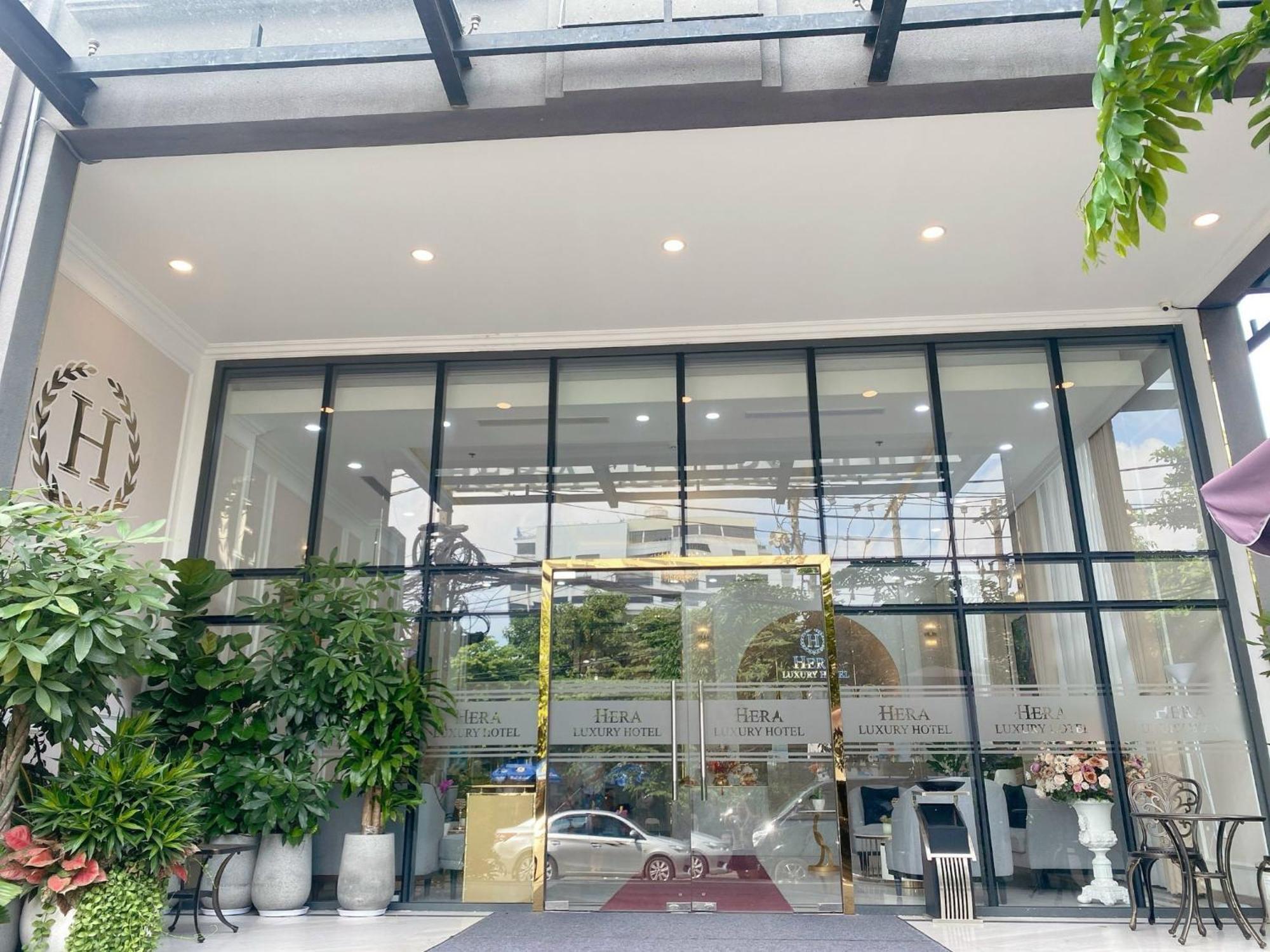 Khách sạn Hera Luxury