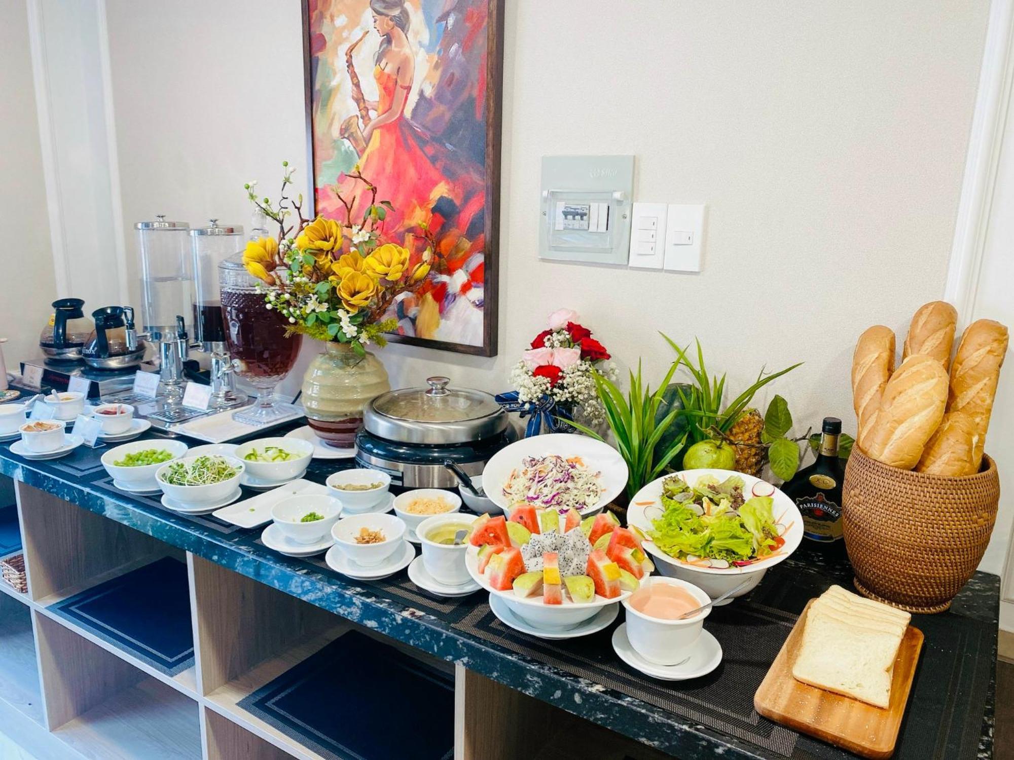Hera Luxury Khách sạn