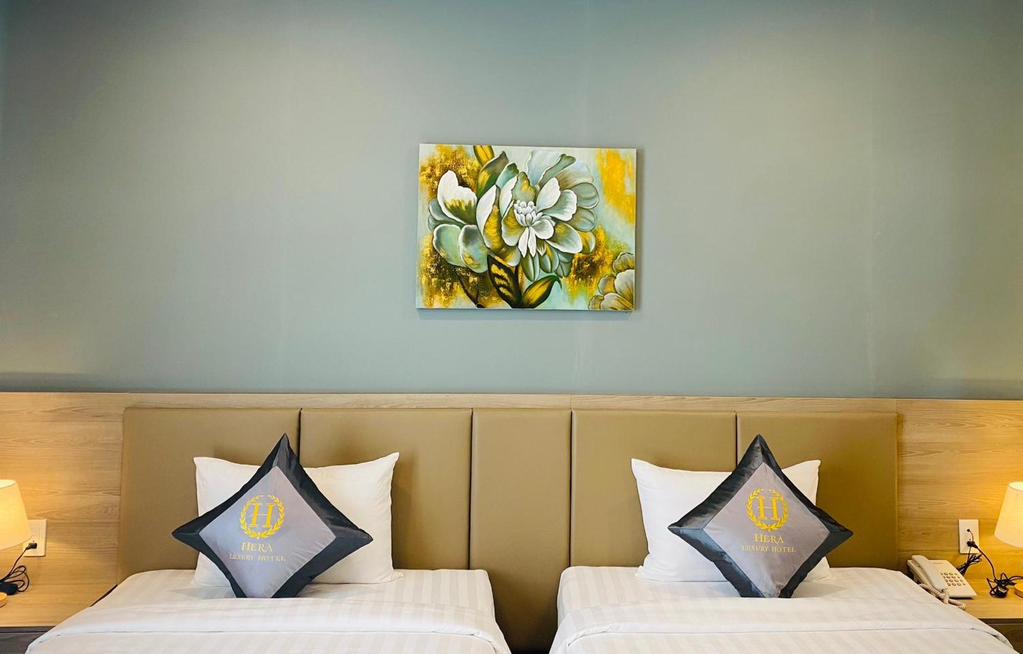 Hera Luxury Khách sạn 4*