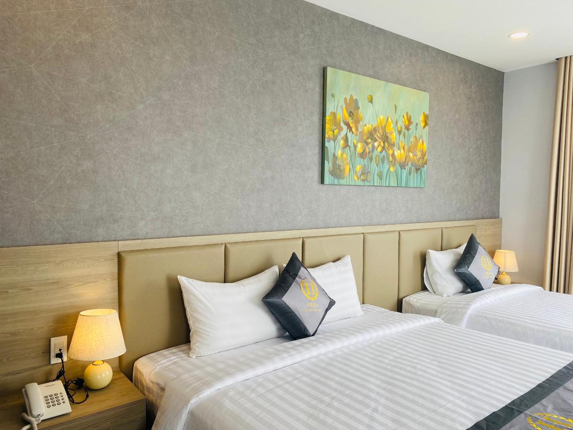 Khách sạn Hera Luxury