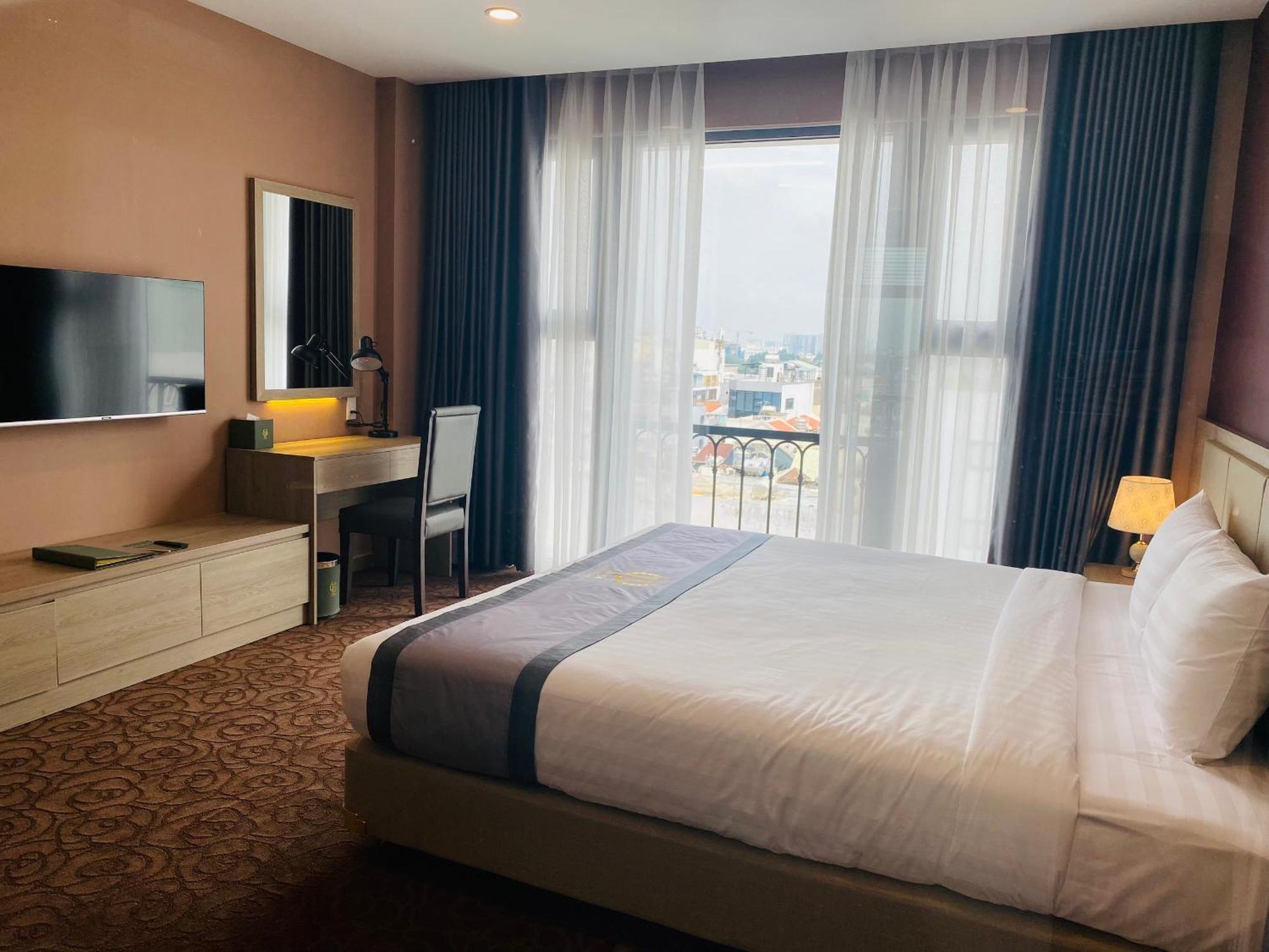 Khách sạn Hera Luxury 4*