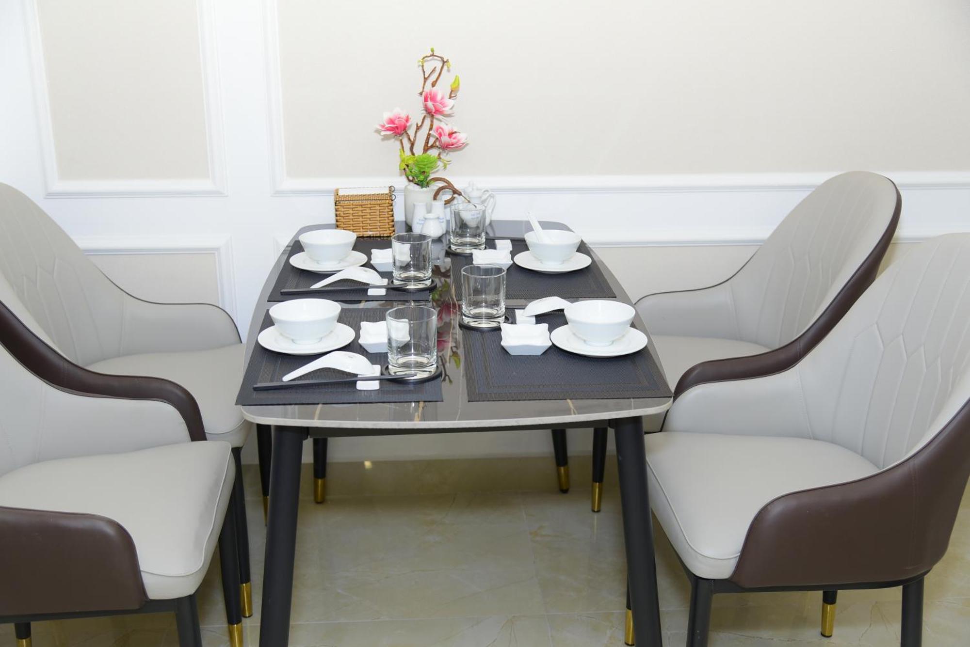 Hera Luxury Khách sạn 4*